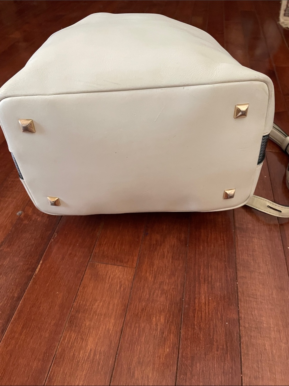 Henry Bendel White Leather Drawstring Bucket Bag with Tassel Accent - Picture 4 of 6